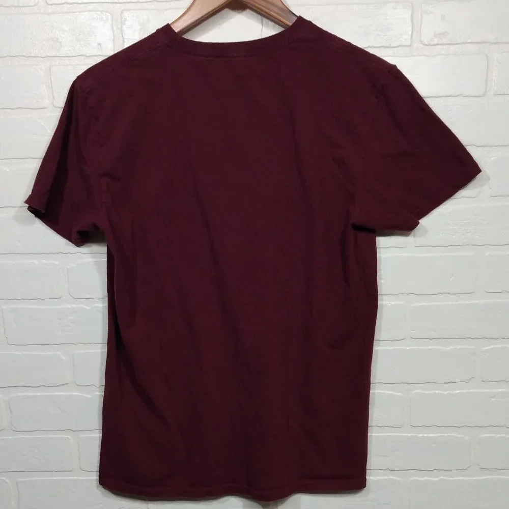 Harry Potter Gryffindor Quidditch maroon t-shirt size medium 100% cotton - Picture 3 of 3